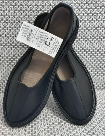 Туфли (тапочки) кожаные на подошве из пористой резины черные мод. 120-0037-01 ТР ТС 019\2011  Уватенкова