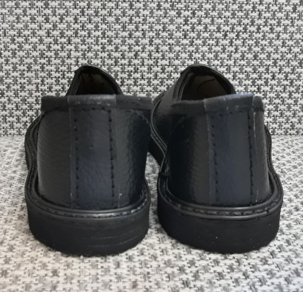 Туфли (тапочки) кожаные на подошве из пористой резины мод. 5.271 ТР ТС 019/2011 Туфли (тапочки) кожаные на подошве из пористой резины мод. 5.271 ТР ТС 019/2011